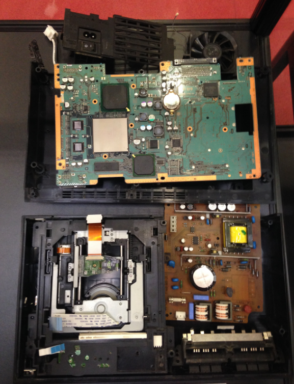 Playstation 2, 2000 (Japon)