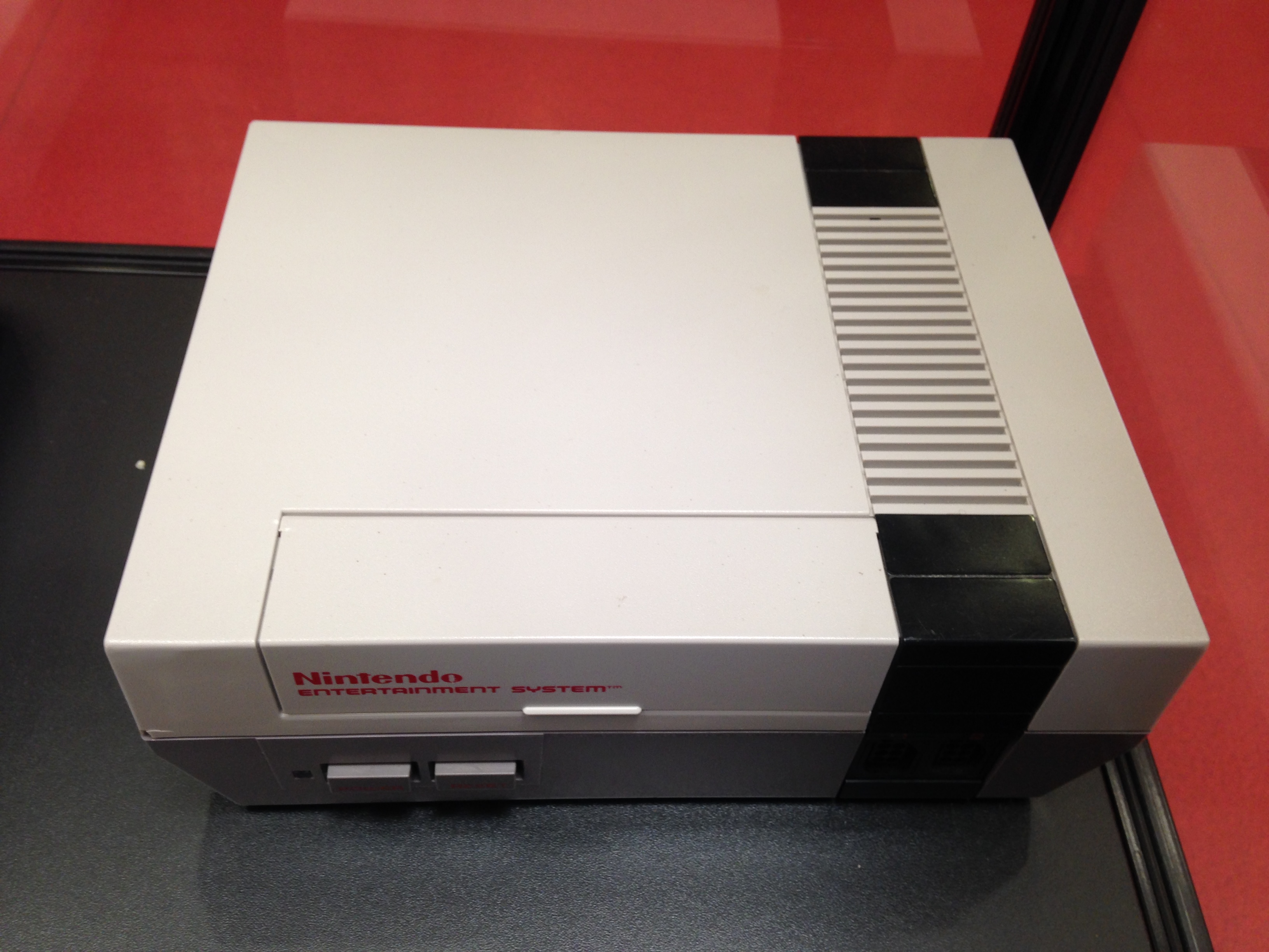 NES, 1983 (Japon)